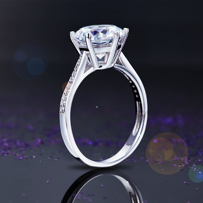 Anillo de diamantes redondos simulados de 3 quilates en plata de ley