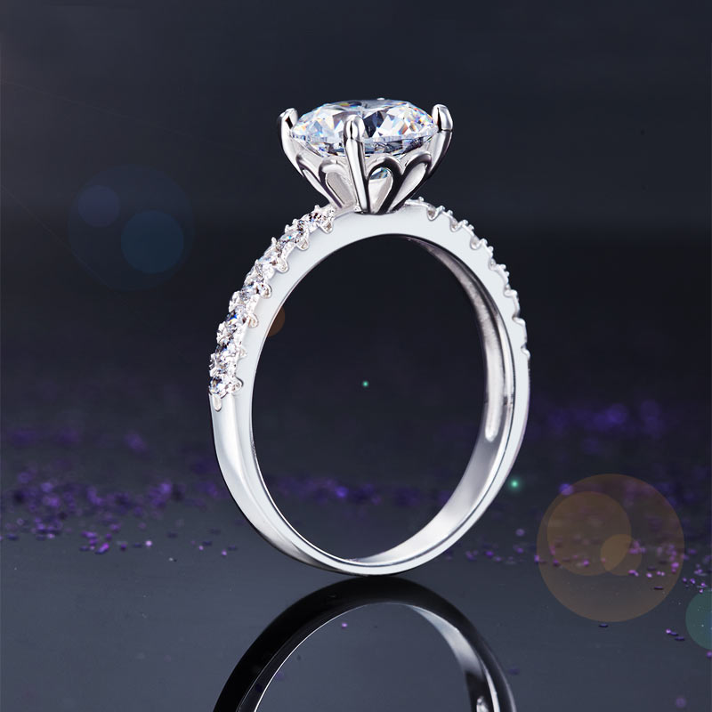 Bague en argent sterling avec diamants synthétiques ronds de 2 carats