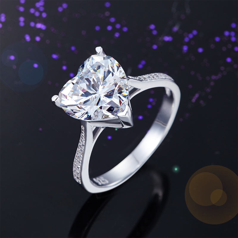 Anillo de plata de ley con diamante simulado de corte de corazón de 3,5 quilates