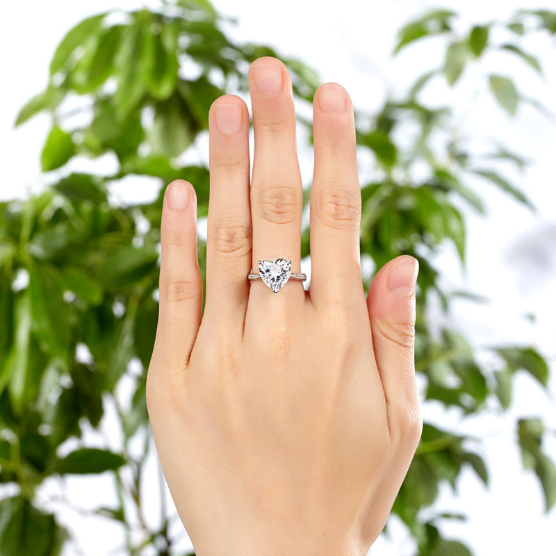 Anillo de plata de ley con diamante simulado de corte de corazón de 3,5 quilates