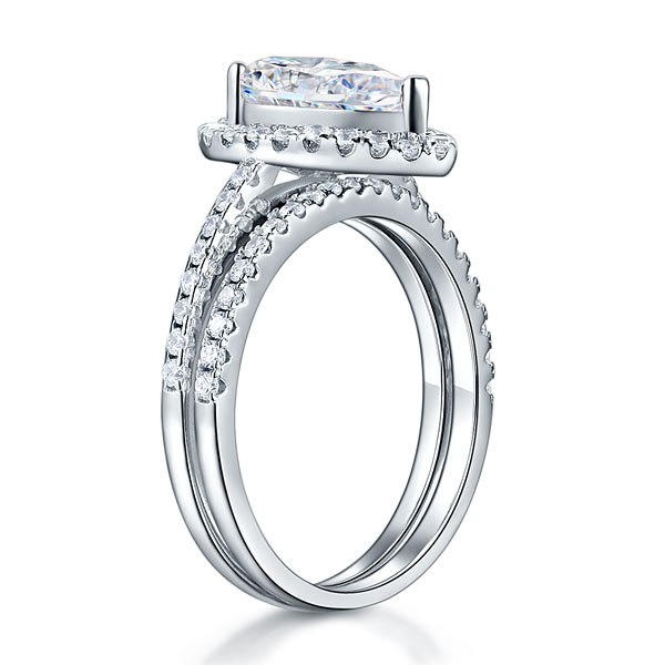 2 CT. Pear Cut Simulated Diamond Halo Bridal Set in Sterling Silver