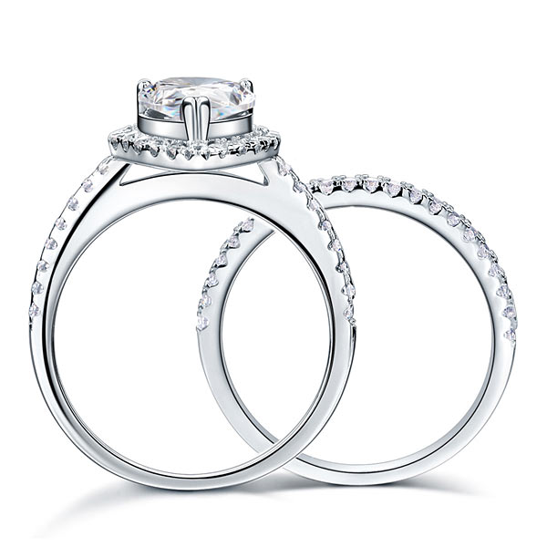 2 CT. Pear Cut Simulated Diamond Halo Bridal Set in Sterling Silver