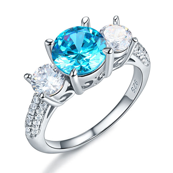 Anillo de diamantes simulados azul aguamarina de tres piedras de talla brillante redonda de 2 quilates