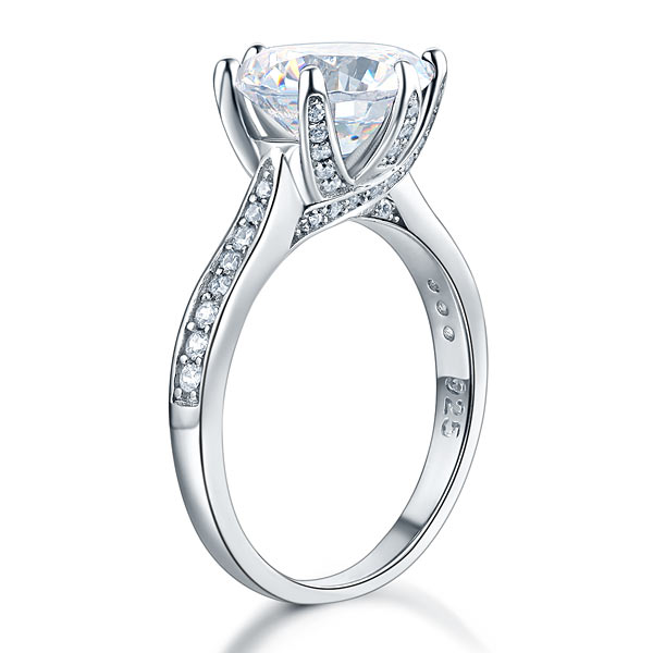 Anillo de plata de ley con diamante simulado de talla brillante redonda de 3 quilates