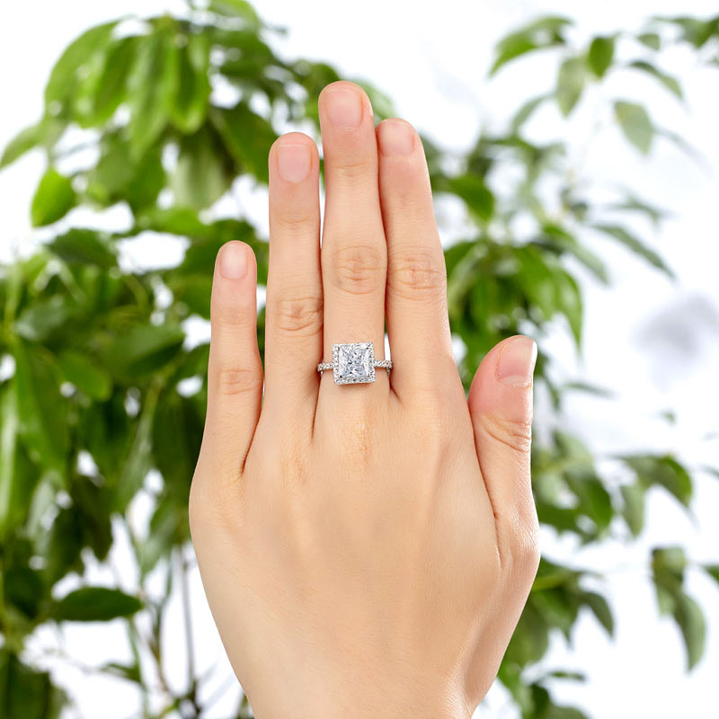 1.5 CT. Princess Cut Simulated Diamond Halo Ring in Sterling Silver