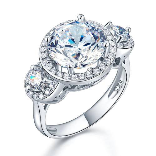 Anillo de halo de diamantes simulados de tres piedras de 4 quilates en plata de ley