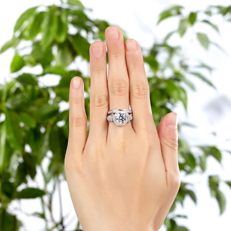 Parure de mariage en argent sterling avec diamants synthétiques Swirl Halo de 2 carats