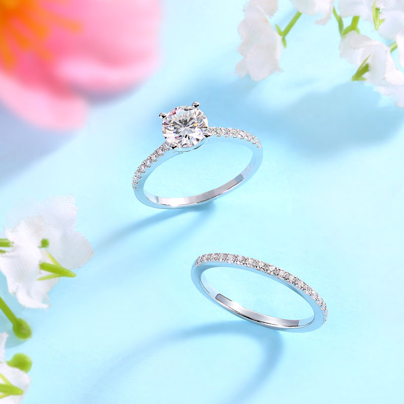 1 CT. Round Moissanite Diamond Pavé Bridal Set in Sterling Silver