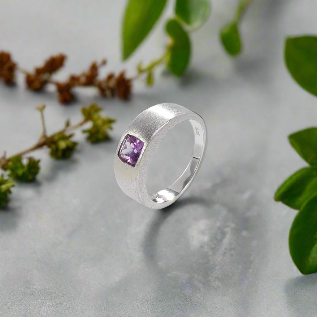 Anillo de plata de ley con piedras preciosas