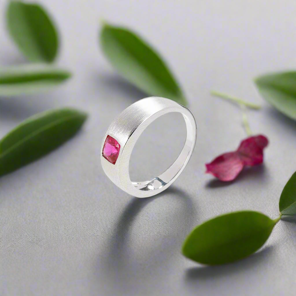 Anillo de plata de ley con piedras preciosas