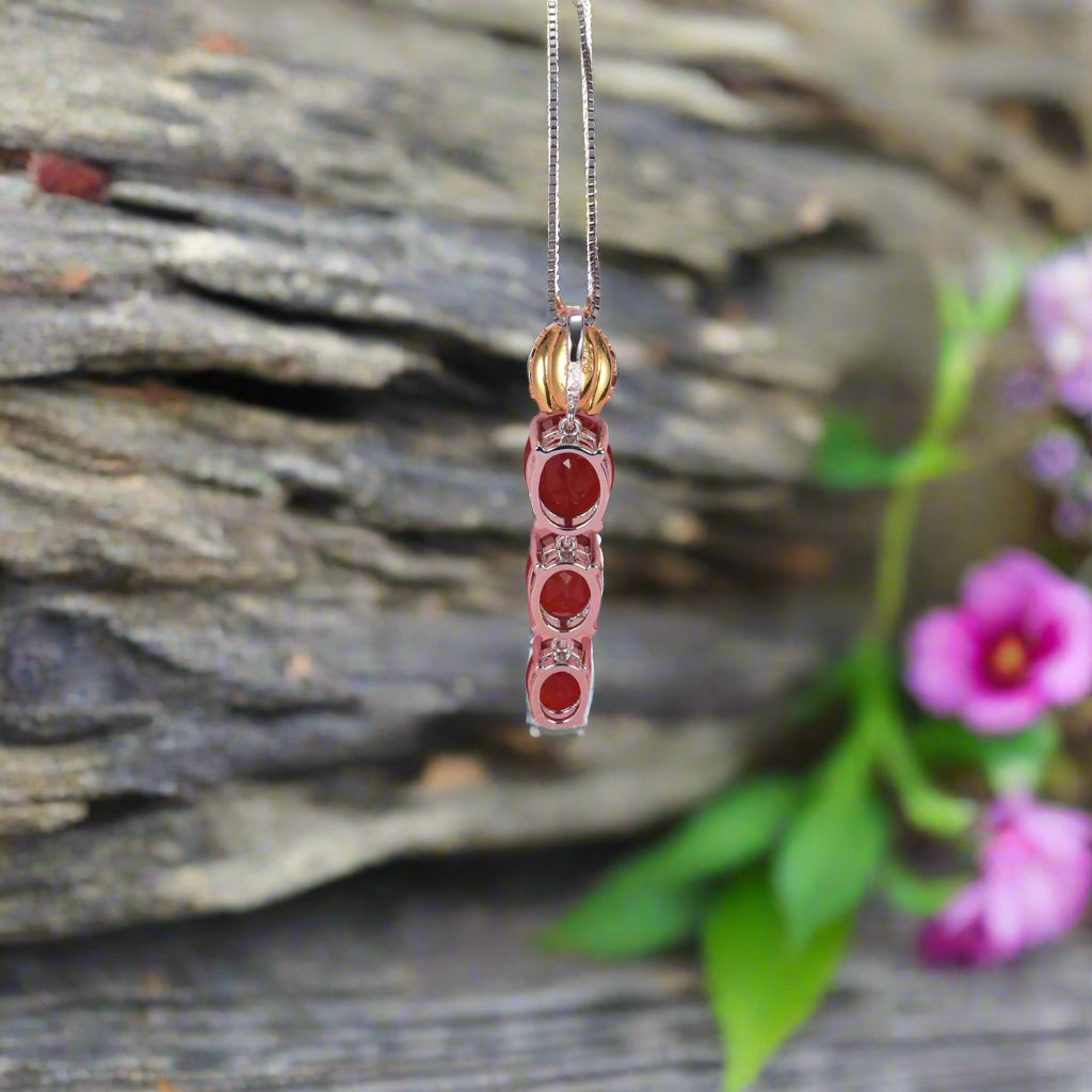 Collar con colgante de mariquita de cuarzo ahumado y ágata roja ovalada GRACE en plata de ley