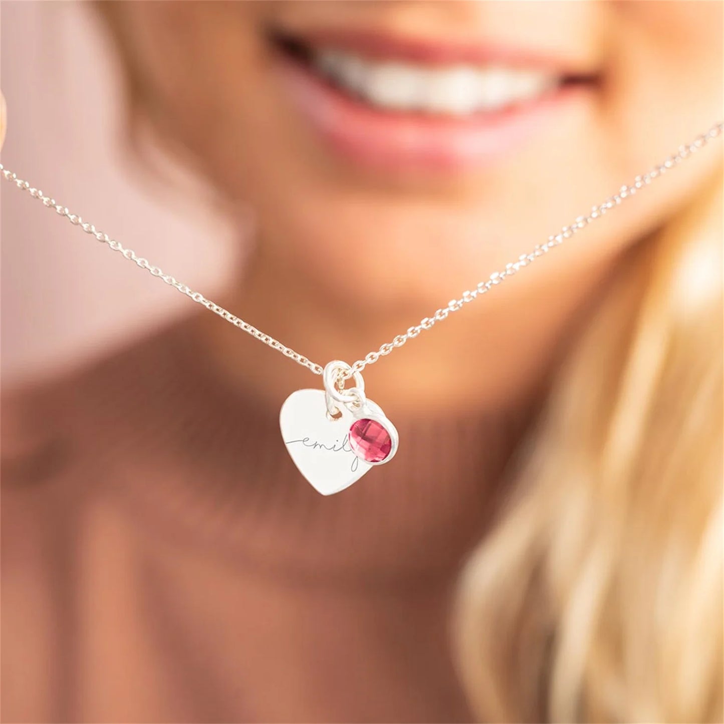 Collier avec pendentif en forme de cœur et pierre de naissance personnalisée en acier inoxydable