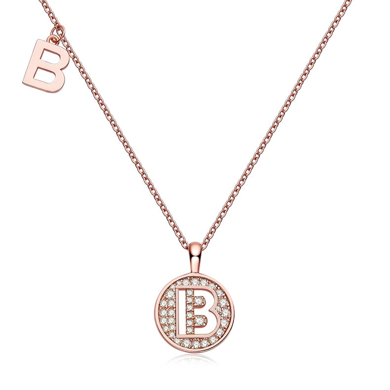 Collier avec initiales pavées de moissanite en argent plaqué or rose