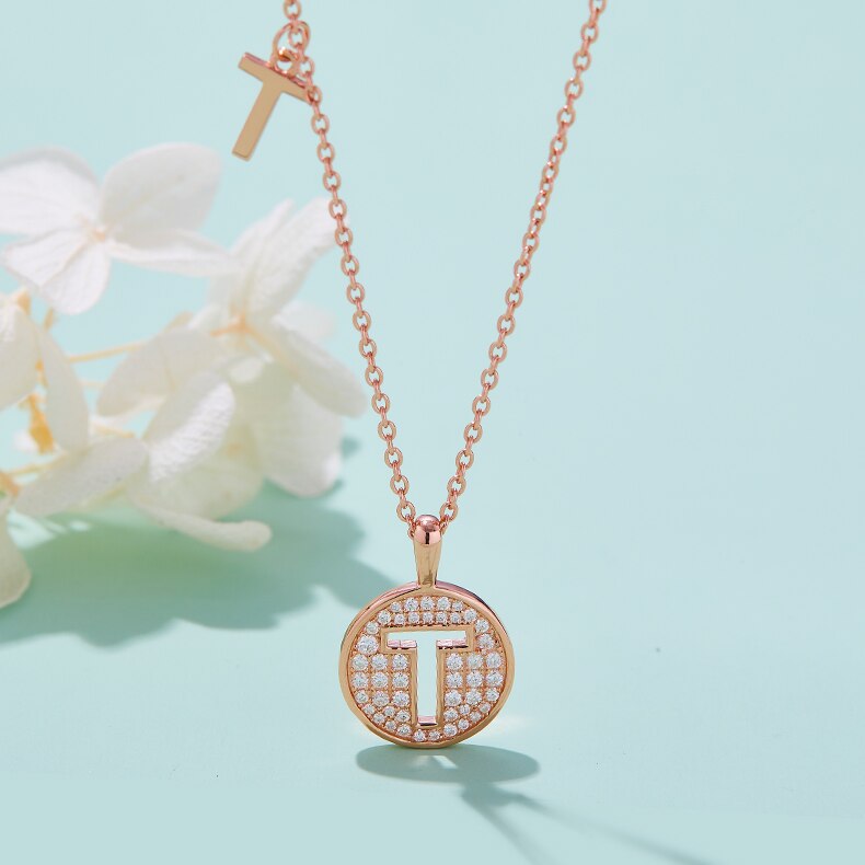 Collier avec initiales pavées de moissanite en argent plaqué or rose