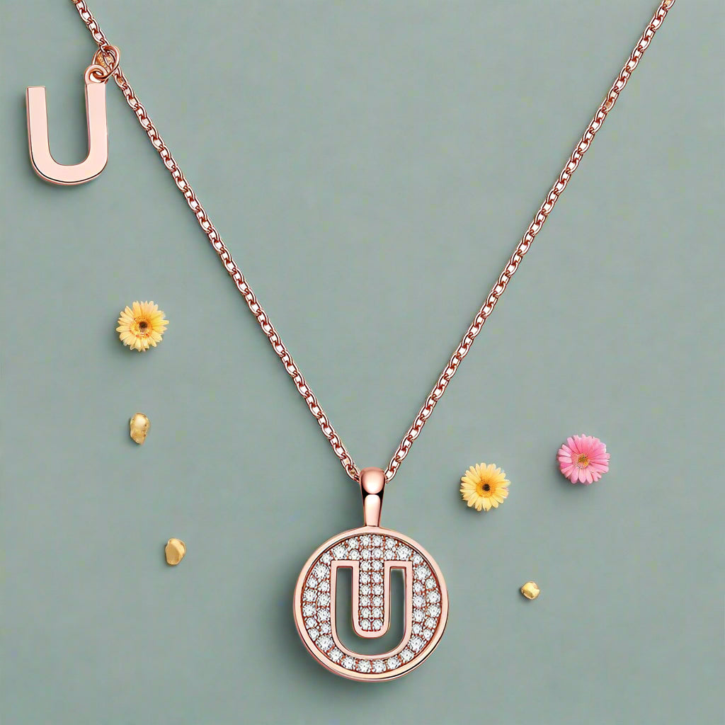 Collier avec initiales pavées de moissanite en argent plaqué or rose