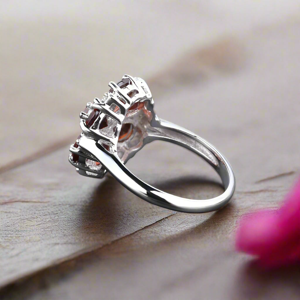 Bague vintage GRACE en argent sterling avec grenat rouge