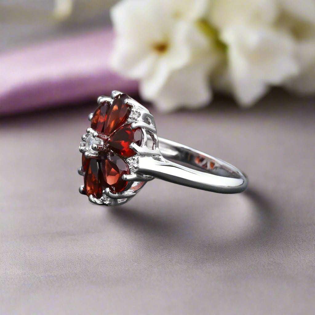 Bague vintage GRACE en argent sterling avec grenat rouge