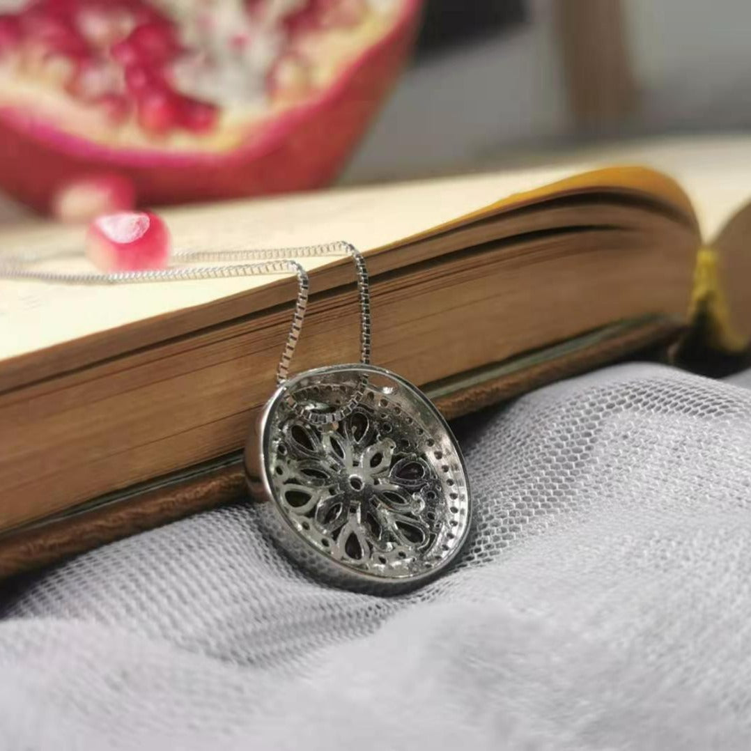 Collier pendentif rond en argent sterling avec grenat rouge GRACE