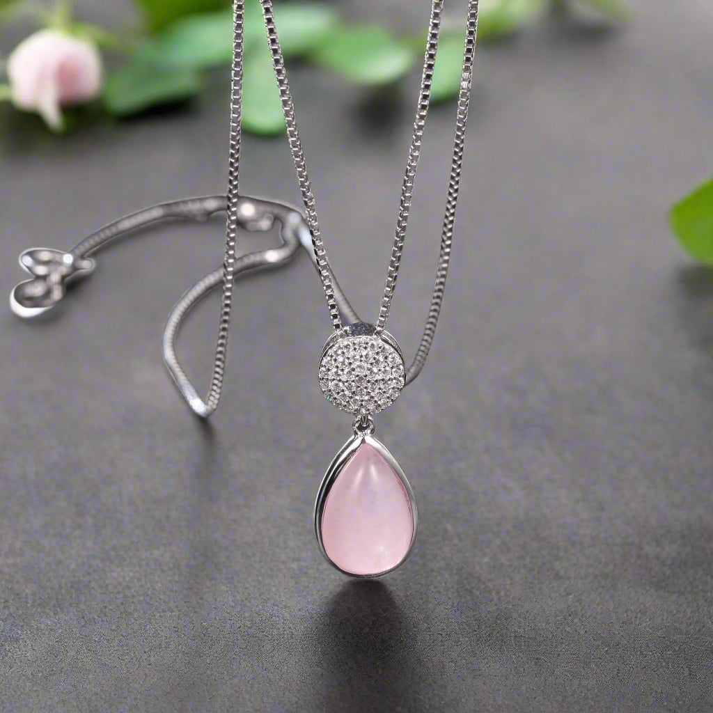 Collar con colgante de circonita cúbica de cuarzo rosa GRACE en plata de ley