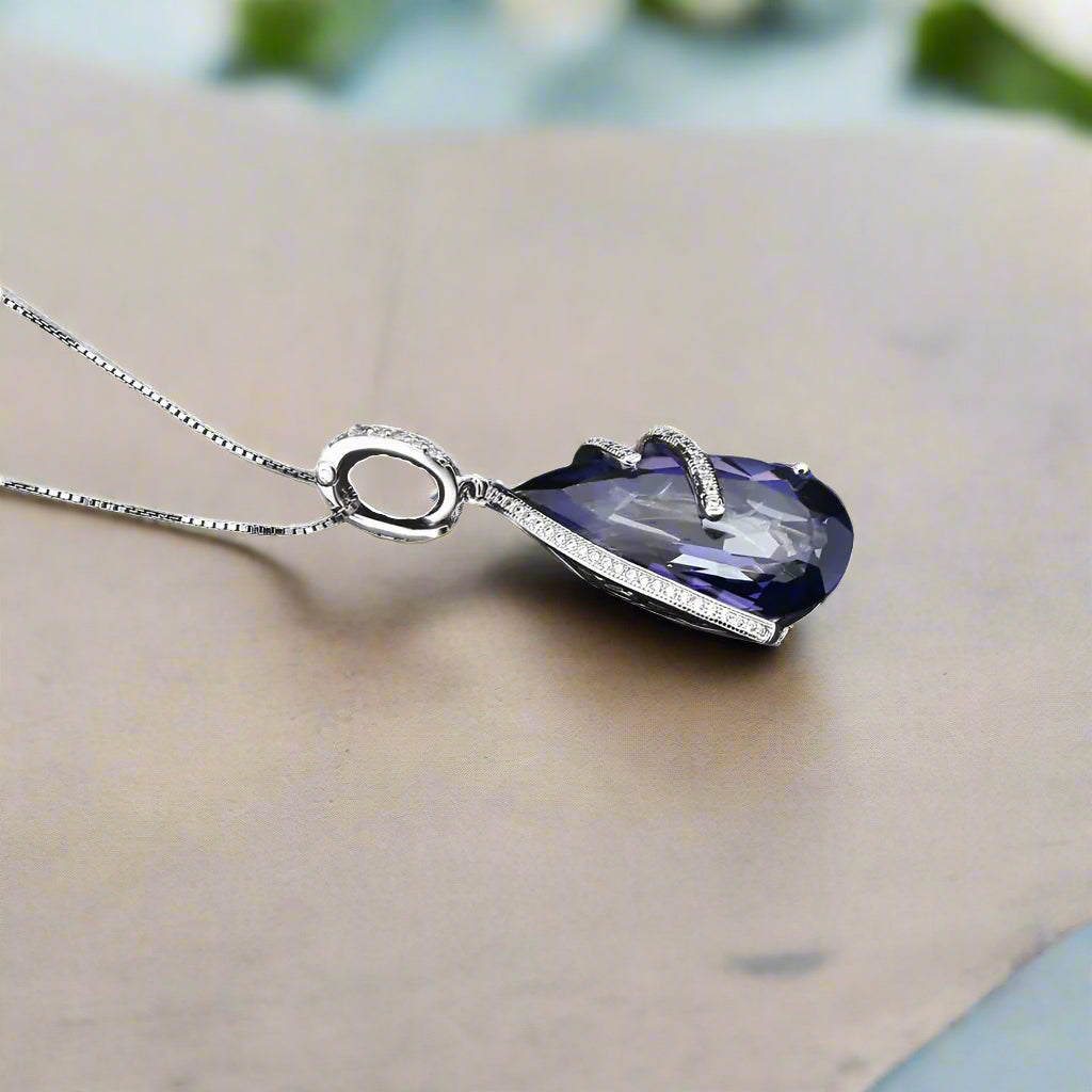Conjunto de joyas GRACE de cuarzo místico azul iolita con corte de pera en plata de ley