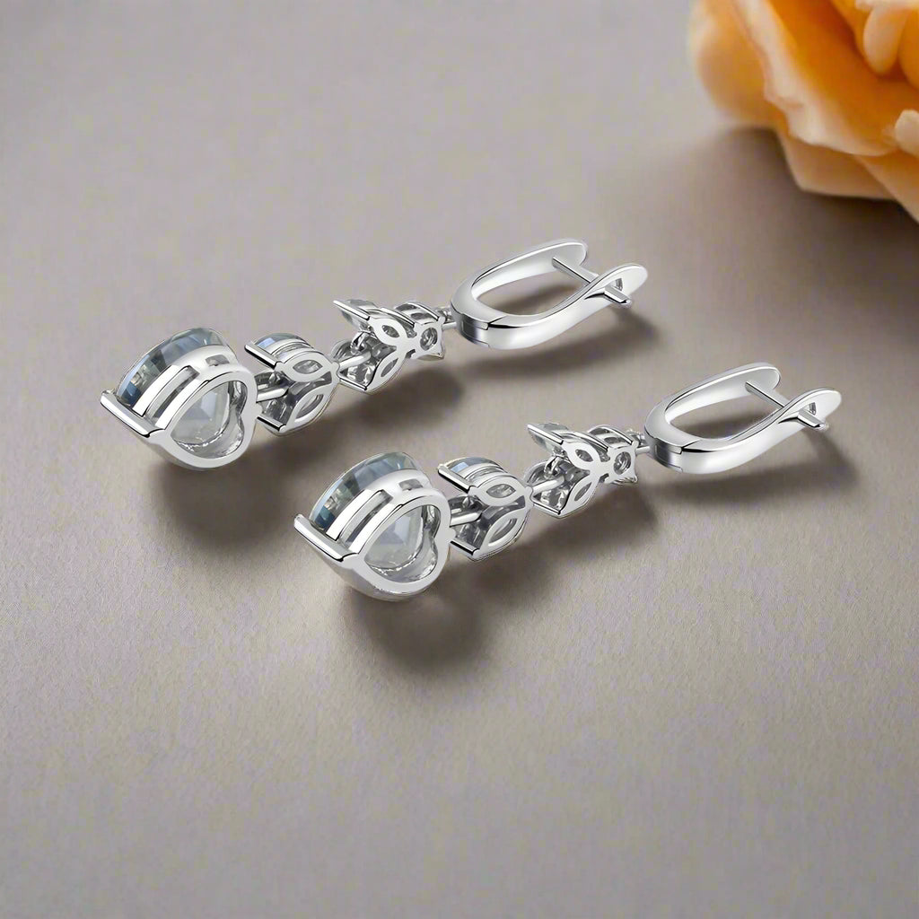 Pendientes GRACE de iolita azul con cuarzo místico y hojas en forma de corazón en plata de ley