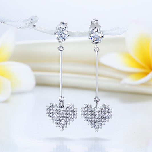 Pendientes colgantes de diamantes simulados en forma de corazón en plata de ley 
