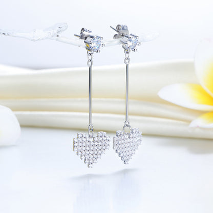 Boucles d'oreilles pendantes en argent sterling avec diamants simulés en forme de cœur 