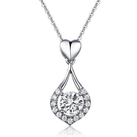 Collar con colgante de corazón en forma de lágrima con diamantes simulados en plata de ley