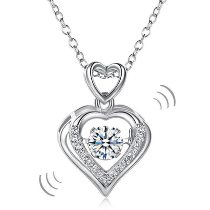 Collar con colgante de piedra danzante de corazones