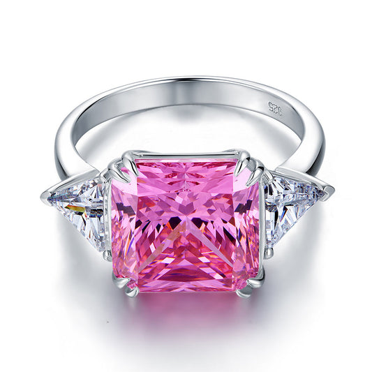 Bague en argent sterling avec trois diamants synthétiques roses taille princesse de 8 carats