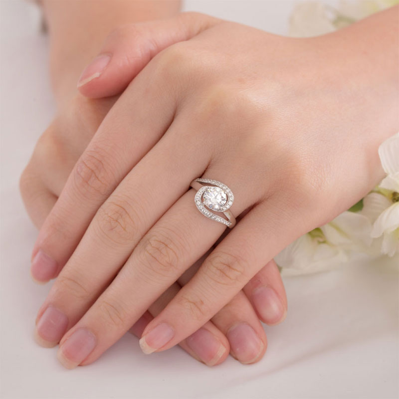 1.25 CT. Round Simulated Diamond Twist Curl Ring in Sterling Silver