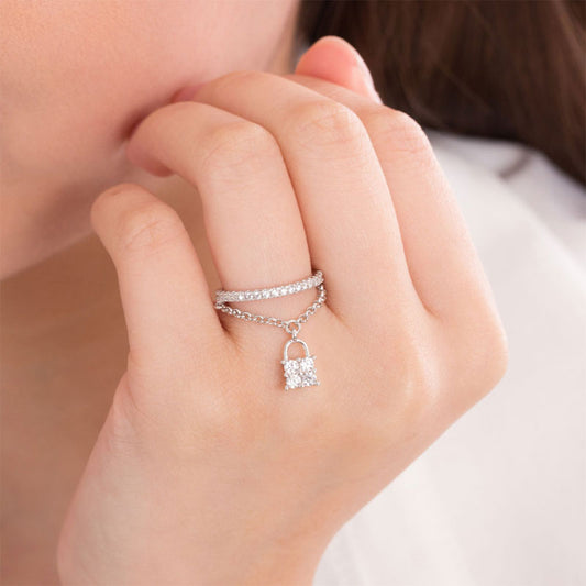 Monedero colgante con banda de pavé de diamantes simulados en plata de ley