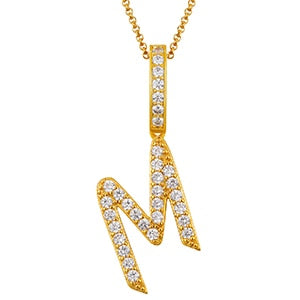 Collar con colgante inicial de moissanita en plata de ley bañada en oro