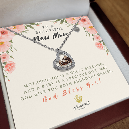 Collar con forma de corazón y tarjeta con mensaje para una hermosa mamá primeriza
