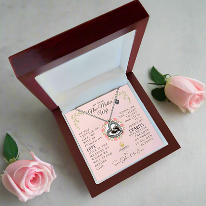 Collier avec pieds de bébé et citation de Saint Jean de la Croix, ma chère nouvelle maman et épouse