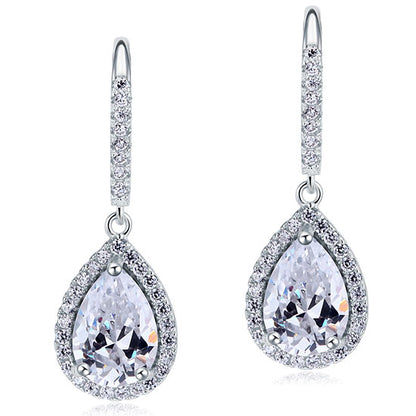 Aretes colgantes de diamantes simulados con halo de pera de 2 quilates en plata de ley