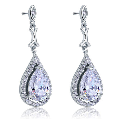 Aretes colgantes vintage de diamantes simulados con halo de pera de 2 quilates en plata de ley