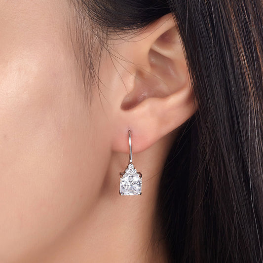 Aretes colgantes de diamantes simulados de talla princesa de 2 quilates en plata de ley