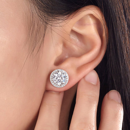 Aretes de plata de ley con halo redondo de diamantes simulados de 2 quilates
