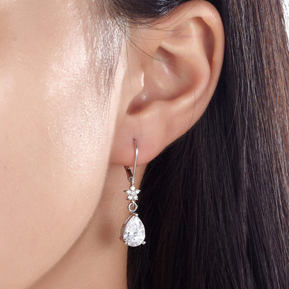 Boucles d'oreilles pendantes en argent sterling avec diamants synthétiques taille poire de 2 carats