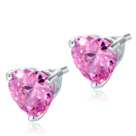 Aretes de plata de ley con diamantes de imitación rosas de talla corazón de 2 quilates.