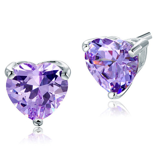 Aretes de plata de ley con diamantes de imitación morados de talla corazón de 2 quilates.