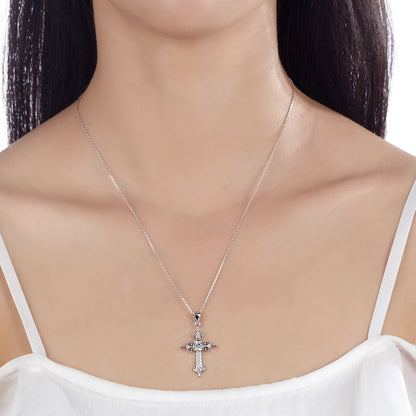 Collier avec pendentif croix en diamant simulé de style médiéval en argent sterling