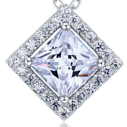 Collar con colgante de diamante simulado de talla princesa de 1,5 quilates en plata de ley.