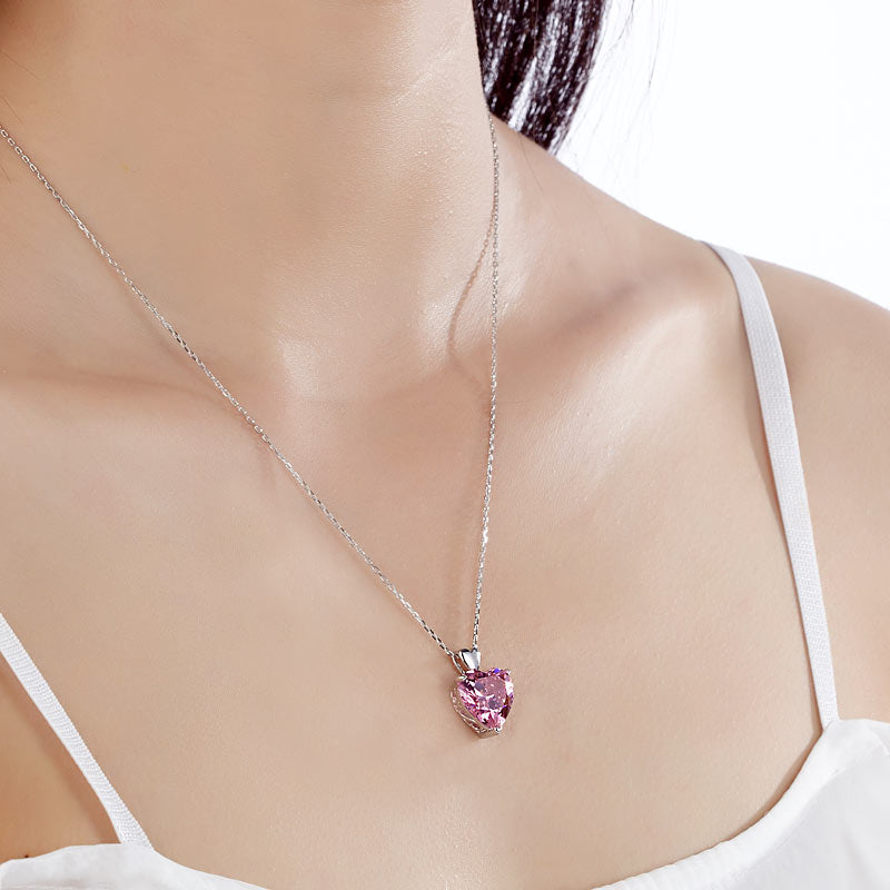 Collar con colgante de diamante simulado rosa de corte de corazón de 5 quilates en plata de ley.