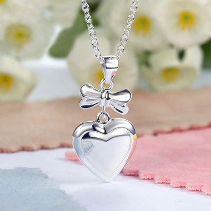Collar con colgante de corazón de cinta en plata de ley para niñas