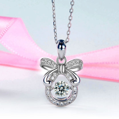 Collar con colgante de piedra danzante con lazo de cinta