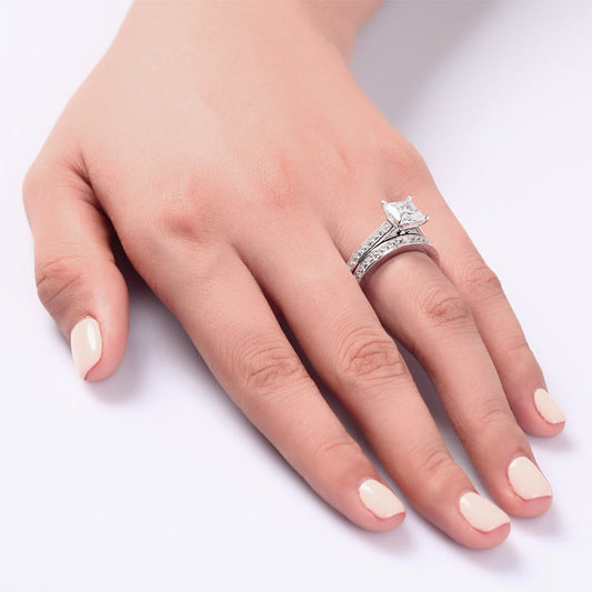 1.5 CT. Princess Cut Simulated Diamond Bridal Set in Sterling Silver
