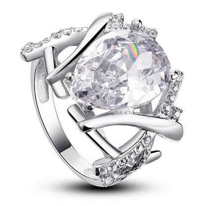 Anillo de plata de ley con diamantes simulados de talla pera de 4 quilates