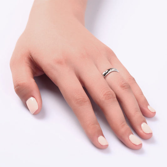 Alianza de boda de 4 mm con diamantes de imitación multipiedra en plata de ley